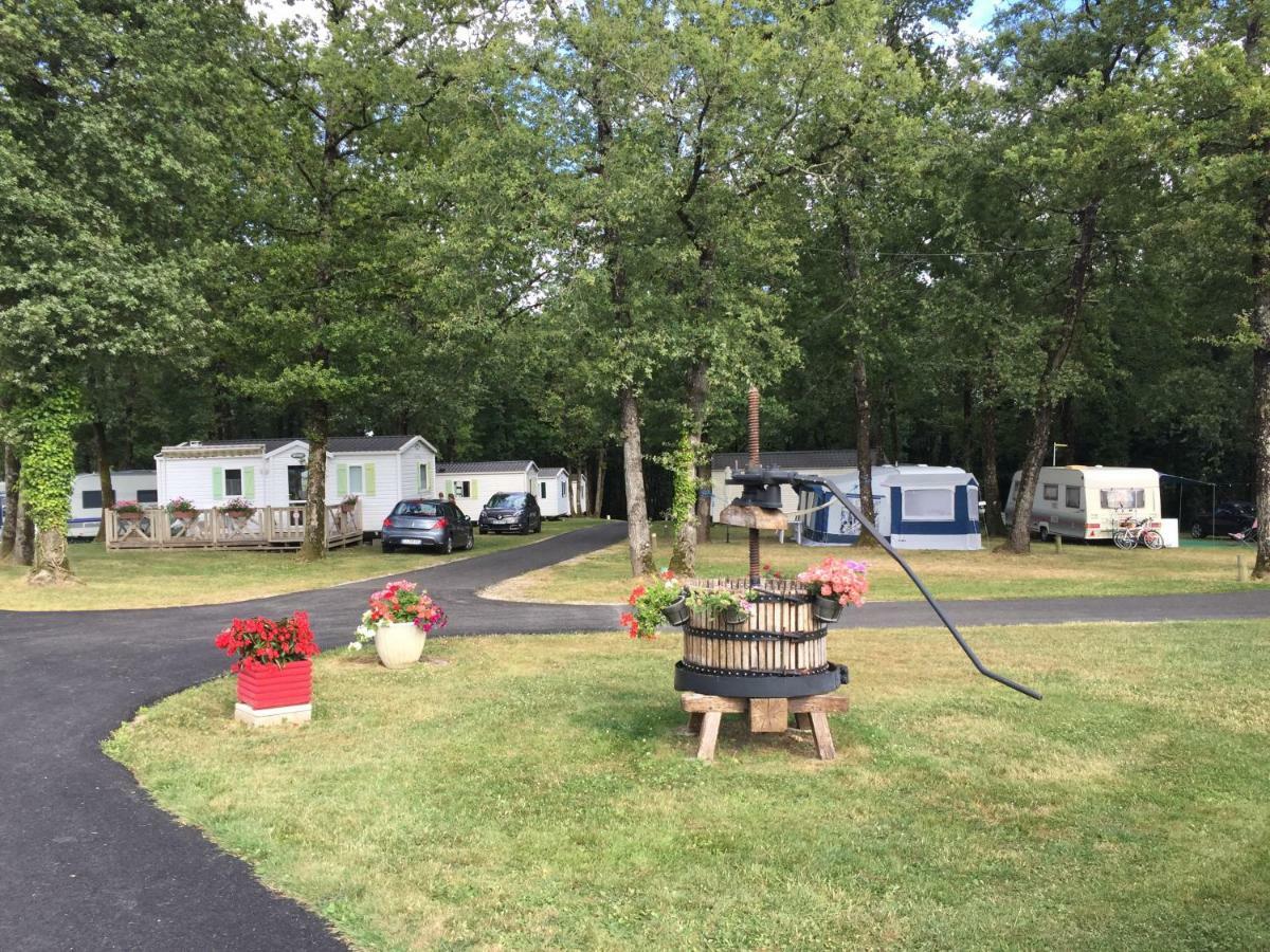 Hotel Camping Les Petites Minaudieres Saint-Sauveur  Exteriér fotografie