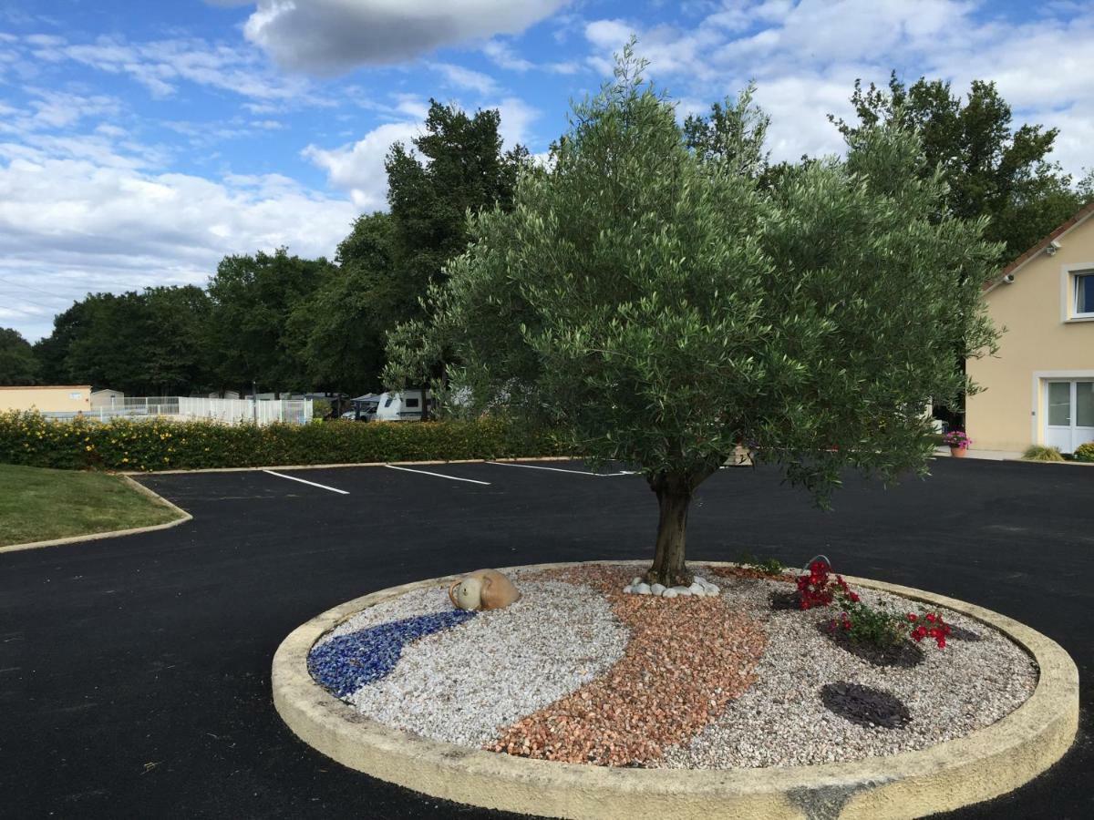 Hotel Camping Les Petites Minaudieres Saint-Sauveur  Exteriér fotografie